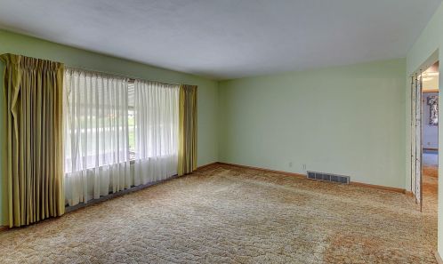 9460 65th St, Milwaukee, WI 53223-1202