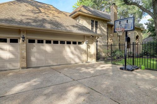 4915 Pine Garden Dr, Humble TX 77345-1698 exterior