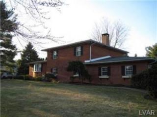 768 Yorkshire Rd, Bethlehem PA  18017-3012 exterior