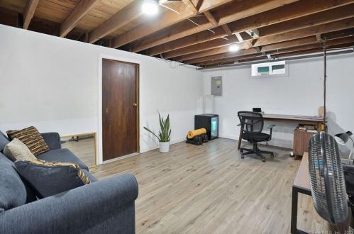 45 Old King St, Enfield CT 06082-5516 exterior