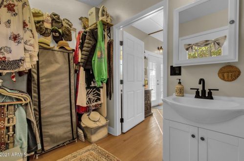 8622 40 Dr, Phoenix AZ 85019-1206 exterior