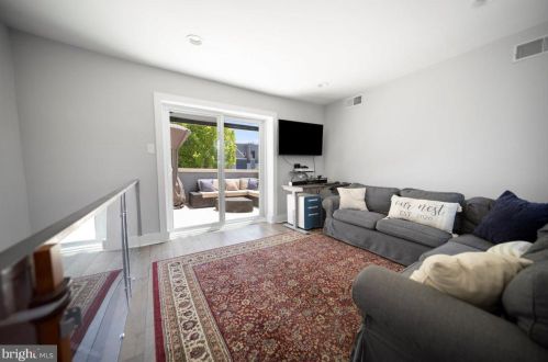 1345 Mascher St, Philadelphia PA  19122-4618 exterior