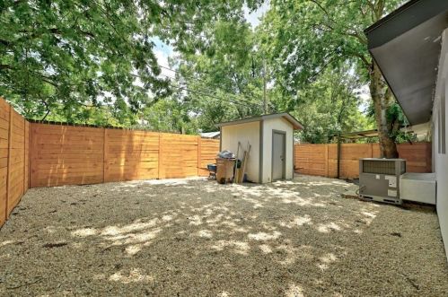 1402 Braes Ridge Dr, Austin TX  78723-1804 exterior