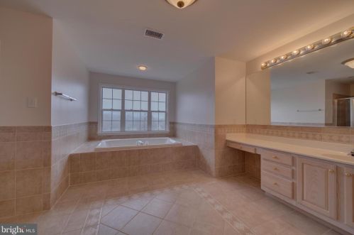 15529 Holly Grove Rd, Silver Spring MD 20905-3815 exterior