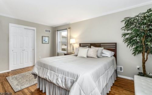 33 Harrison St, Clark NJ  07066-3213 exterior