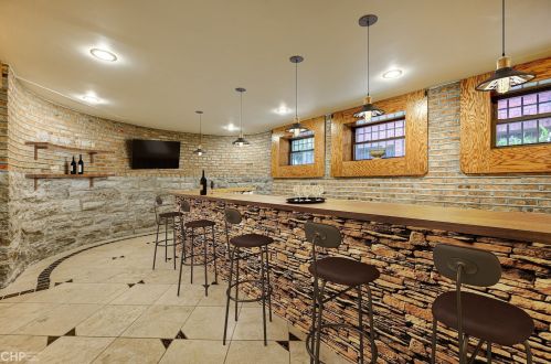 4942 Ellis Ave, Chicago IL 60615-5076 exterior