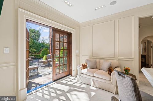 2446 Kalorama Rd, Washington DC 20008-1625 exterior