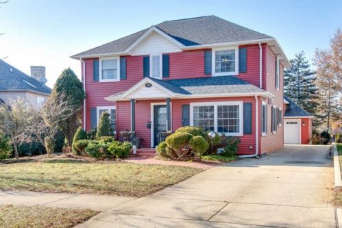 880 Chatham Ave, Elmhurst, IL 60126-4531