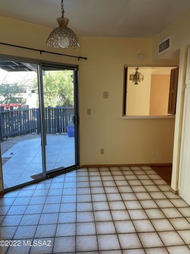 4558 Sunrise Dr, Tucson AZ  85718-5370 exterior