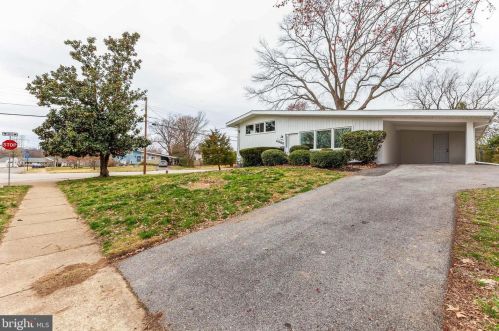 4000 Javins Dr, Alexandria VA  22310-2037 exterior