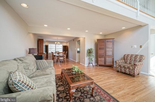 317 Kraft Ct, Camden NJ 08107-1075 exterior