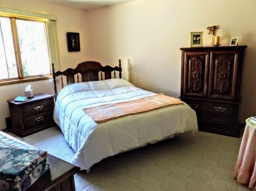 2452 Paul Rd, Manitowoc WI 54220-1120 exterior