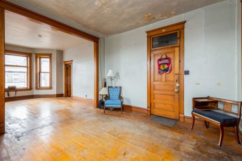 2056 Cermak Rd, Chicago IL 60623-2935 exterior