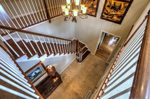 55 Mtn Brk Rd, North Haven CT 06473-1019 exterior