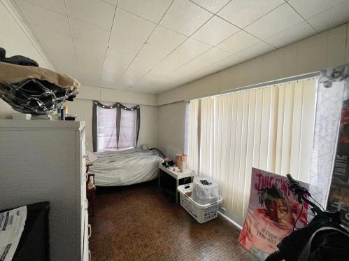 137 Grand Ave, Meskegon MI 49441 exterior