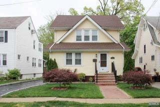 865 Ester Ave, Teaneck, NJ 07666-2557