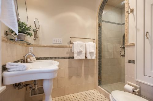 4531 Frederick Ave, Milwaukee WI 53211-3644 exterior