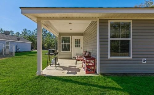 142 Howlin Rd, Defuniak Springs FL 32433-4787 exterior