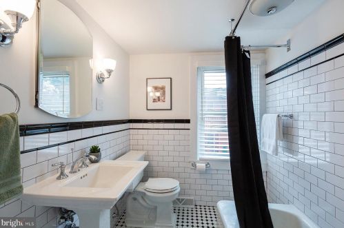 249 New Holland Ave, Lancaster PA 17602-2301 exterior