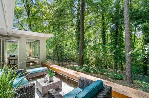 807 Cardova Dr, Atlanta GA 30324-4210 exterior