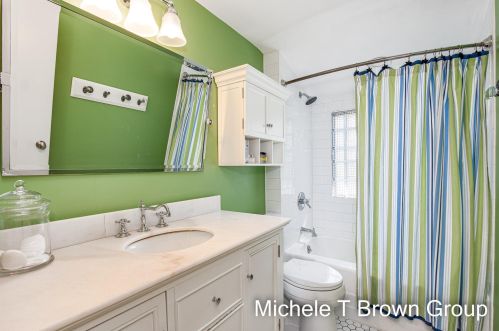 2530 Hall St, Grand Rapids MI 49506-3503 exterior