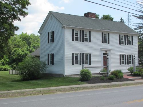 148 King St, Concord NH 03303-2111 exterior