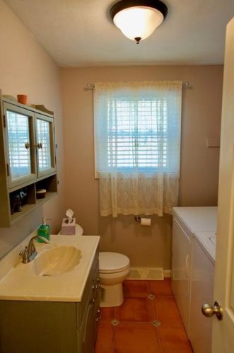 17 Circlewood Dr, Coventry RI  02816-6644 exterior