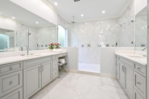 5631 Lago Villaggio Way, Naples FL 34104-5739 exterior