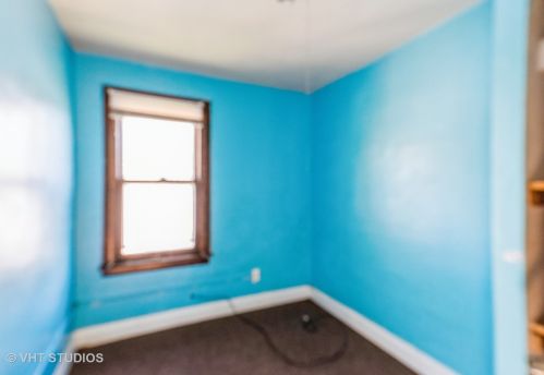 806 Jackson St, Waukegan IL 60085-7364 exterior