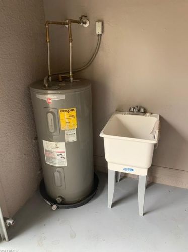 3580 16 Ave, Naples FL 34120-3511 exterior