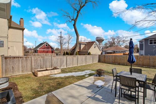 292 Fremont Ave, Elmhurst IL 60126-2200 exterior