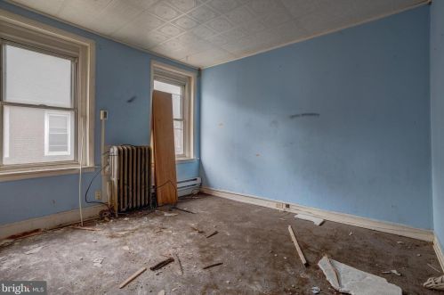 21 Wl Ave, Manor PA 19036-1303 exterior