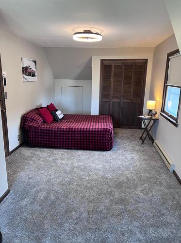 7376 Potomac Ave, Milwaukee WI 53222-2024 exterior