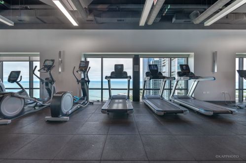 1160 Michigan Ave, Chicago IL 60605-2776 exterior