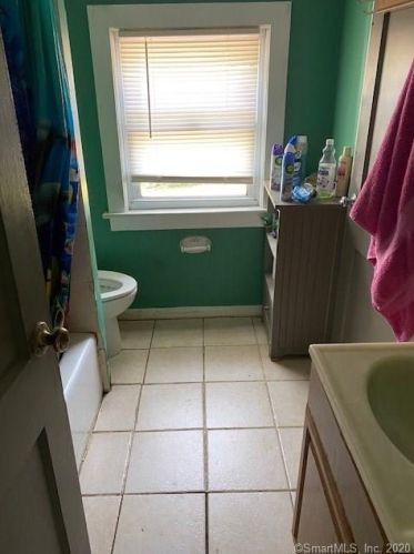 33 Ryan Ave, Norwalk CT 06854-4610 exterior