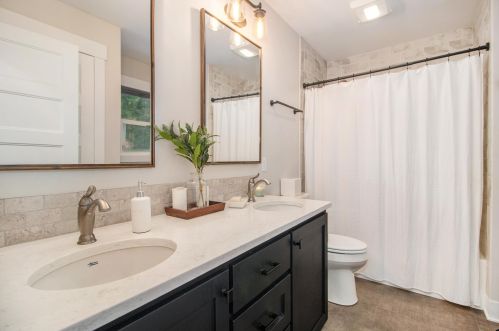 1480 Manitou Ln, Middlevle MI 49333-8305 exterior