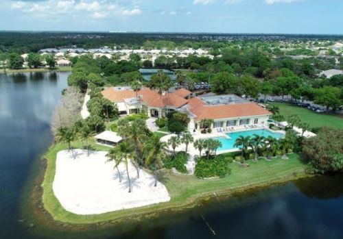 499 Casanova Cir, Fort Pierce FL  34986-1713 exterior