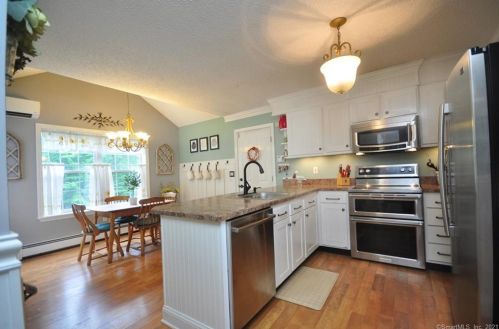 18 Arbor Rdg Rd, Torrington CT 06790-2576 exterior