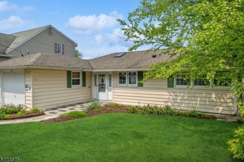 35 Balsam Pkwy, Sparta NJ  07871-2004 exterior