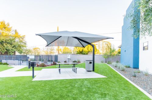 2825 42nd St, Phoenix AZ  85008-1400 exterior