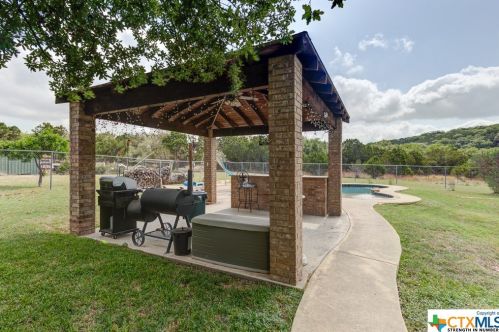 32070 Jay Bird Ln, Spring Branch TX exterior