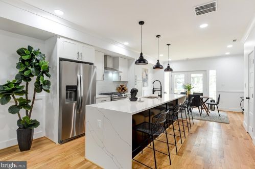 1427 Parkwood Pl, Washington DC  20010-3218 exterior