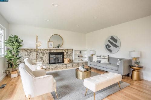 915 Dartmouth Way, Concord CA  94518-3819 exterior