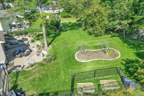 36 Aspen Rd, Town Center NJ 07052-1201 exterior