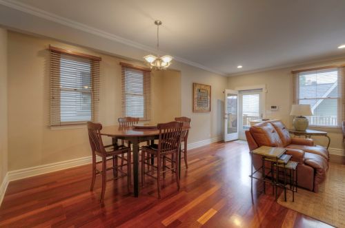 4340 Mozart St, Chicago IL 60618-1528 exterior