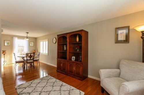 25 Gates Ave, Springfield MA 01118-2302 exterior