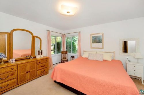 4824 Wyoming St, Duluth MN 55804-1242 exterior