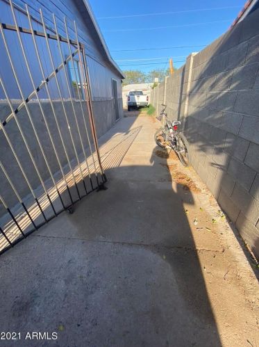 10245 18 Ave, Phoenix AZ 85007-2429 exterior