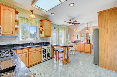 327 Frank Applegate Rd, Jackson Twp NJ  08527-4217 exterior