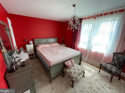 6308 Glenloch St, Philadelphia PA 19135-3613 exterior